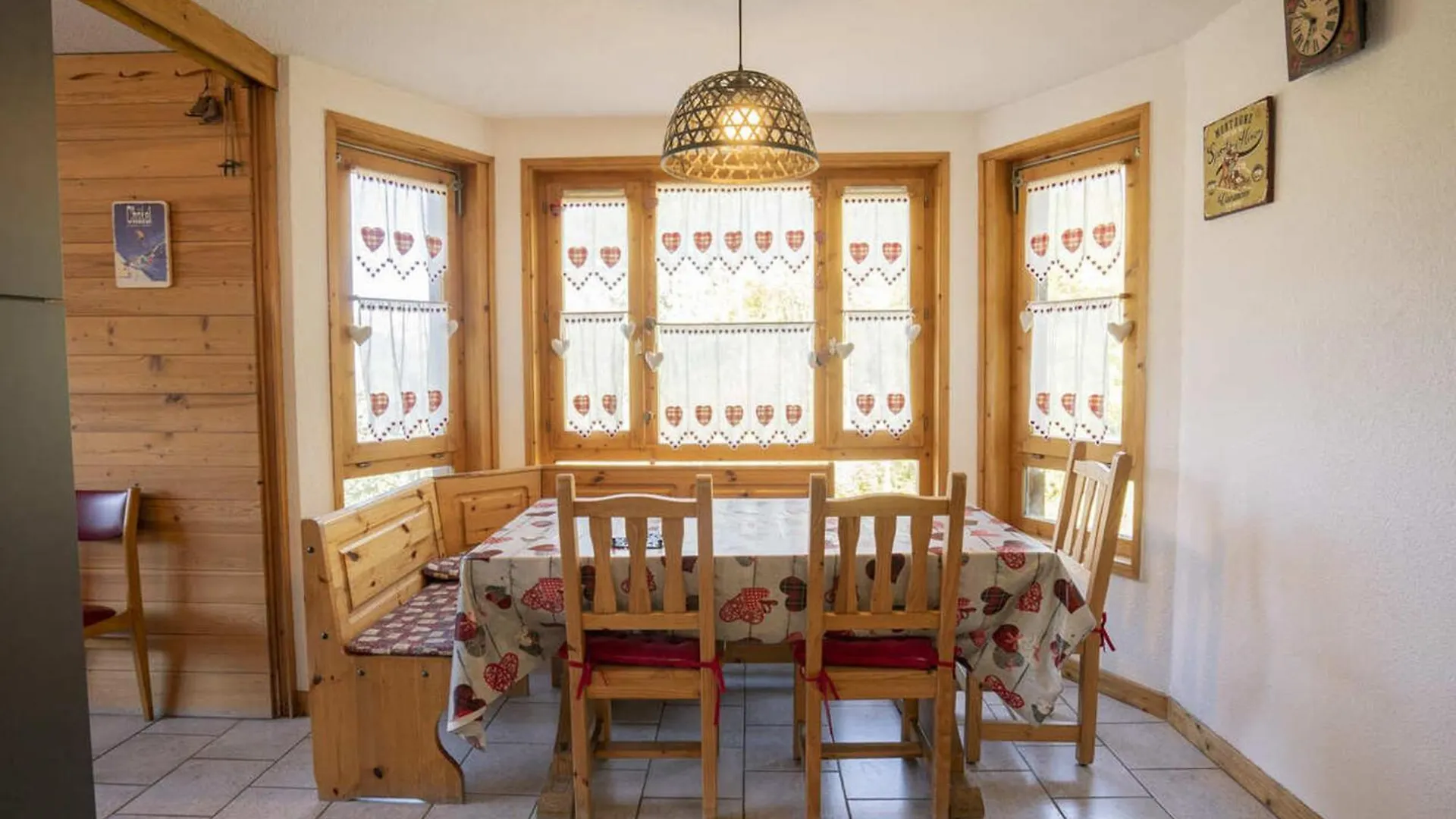 Chatel : Appartement 2 Pieces, 5 Pers, Proche Centre Et Remontees, Balcon Expose S/O, Classe 3* - Fr-1-676-90 0*,  France